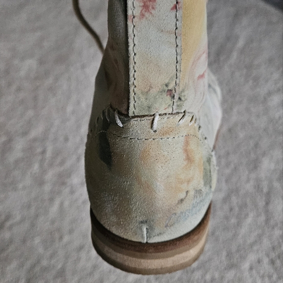 Boots - Picture 6 of 6